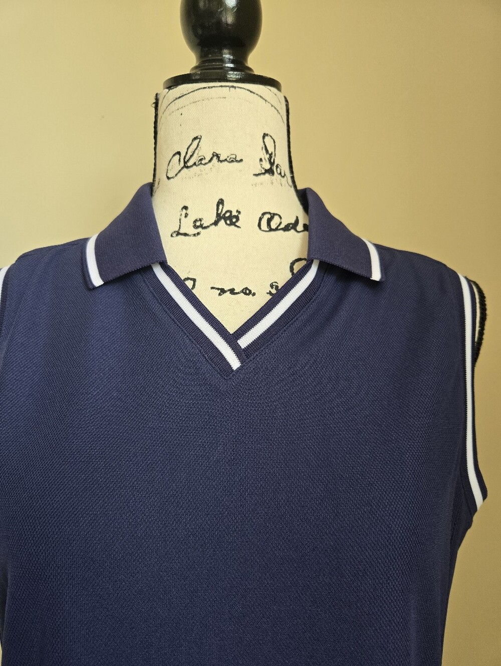 Kjus Sleeveless Polo Womens L V Neck Navy Blue Upf 50 Outdoor Golf - Picture 2 of 10